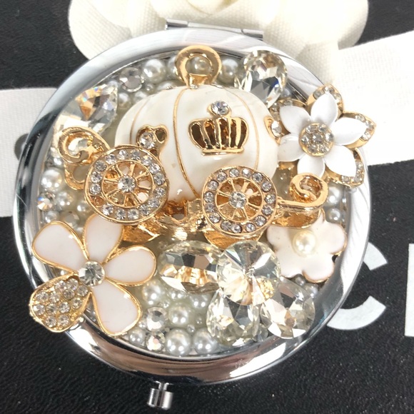 Decorated Compact Mirrors 4 Styles - Picture 4 of 8